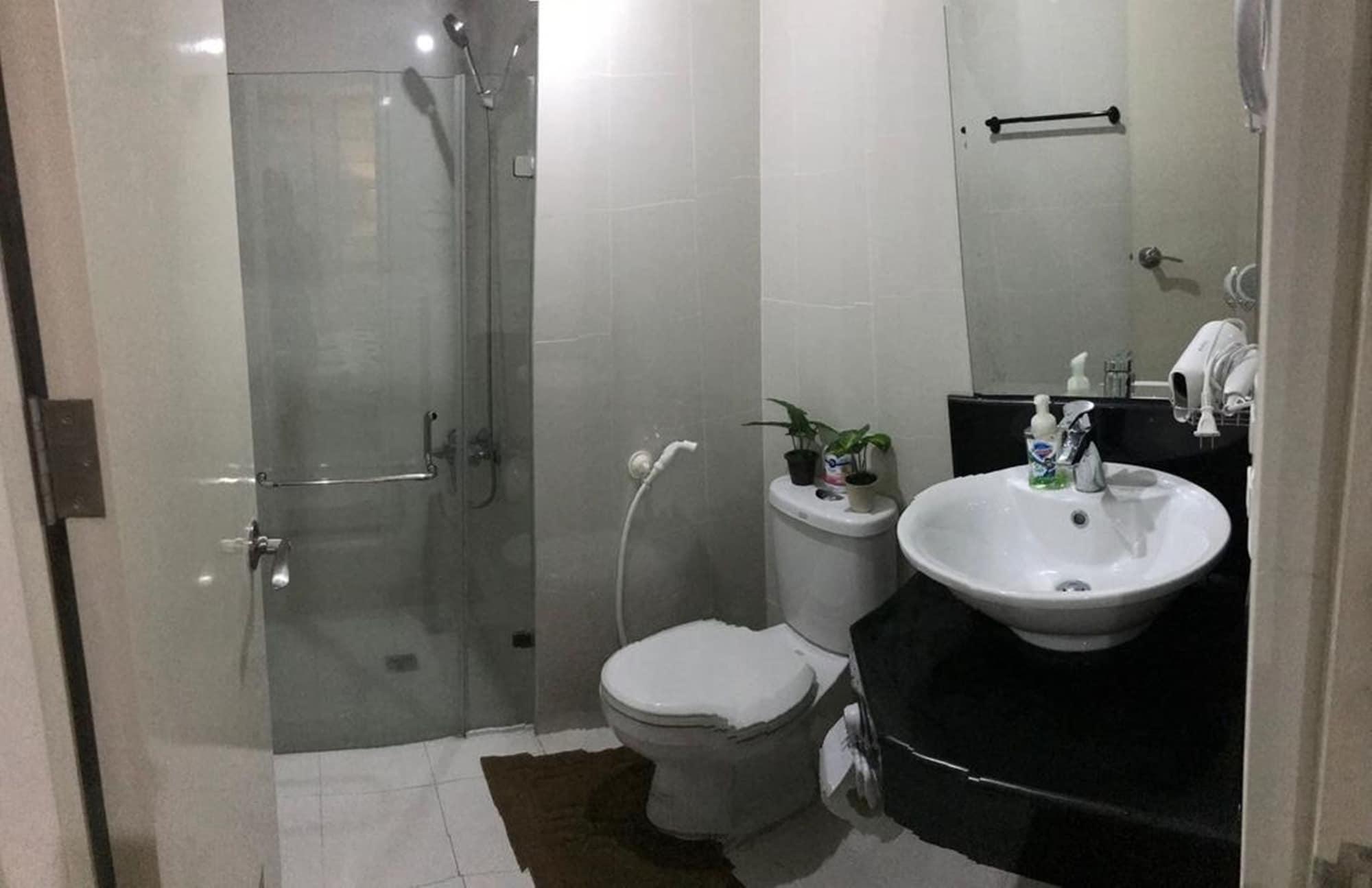 One Palm Tree Apartments Manila Esterno foto
